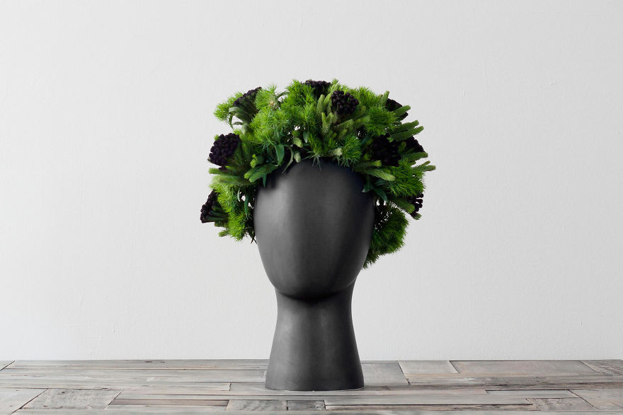 Burjánzó frizurákká változnak a virágok ezekben a vázákban