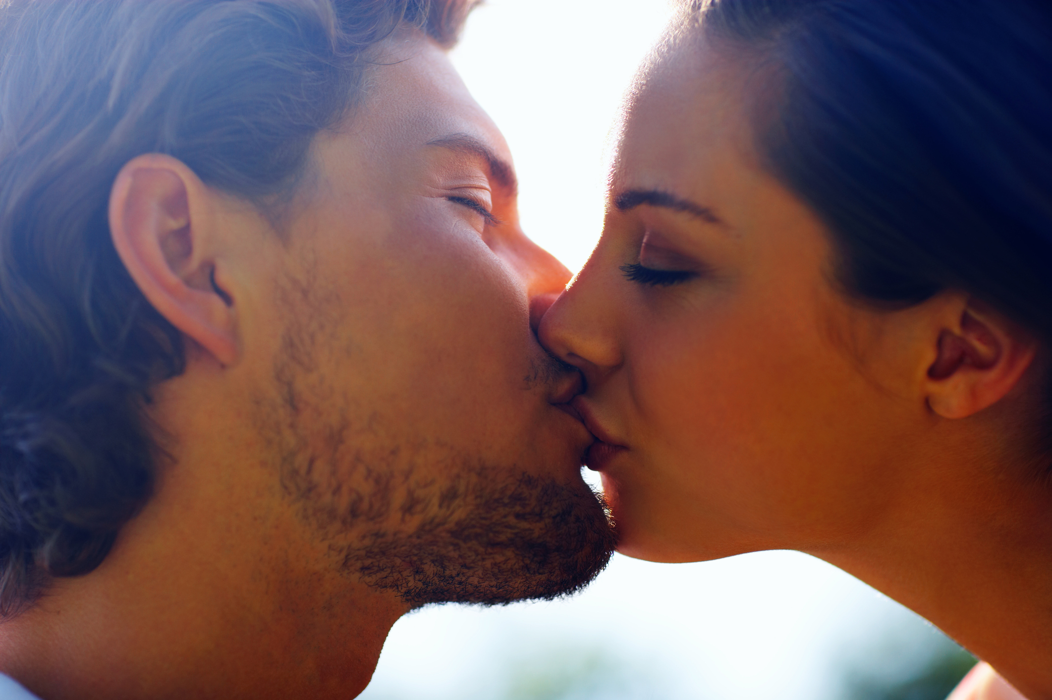 A tudomány egy szenvedélyes csók segíthet a fogyásban - Topic Magazine