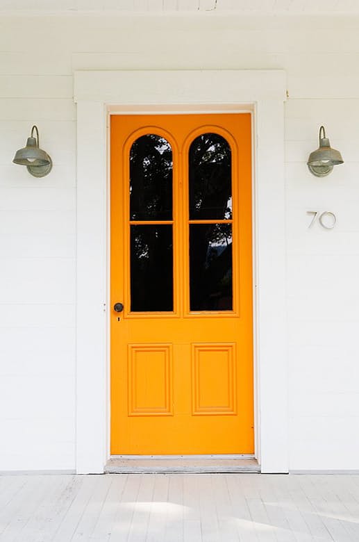 8 szokatlan, de gyönyörű szín, amilyenre a bejárati ajtót festheted
