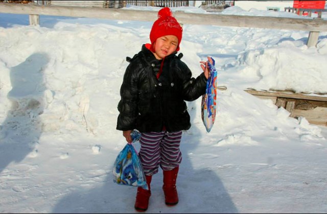 8 kilométert gyalogolt a dermesztő hidegben a 4 éves kislány