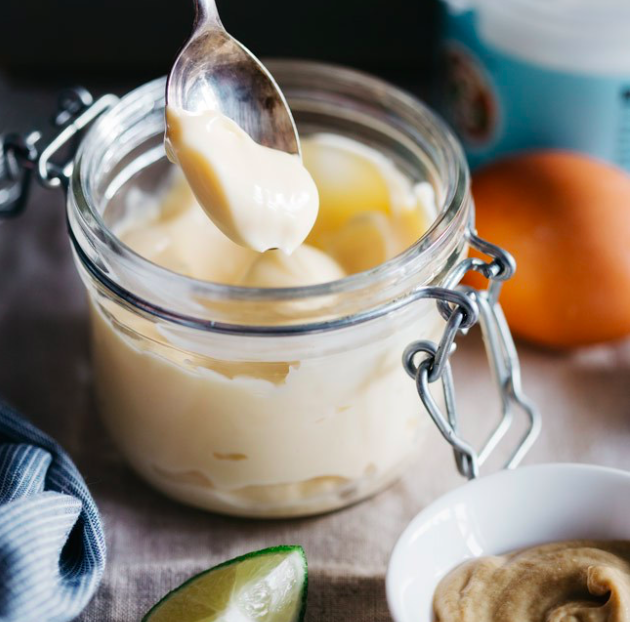 Készíts egészséges, házi majonézt kókuszolajból!