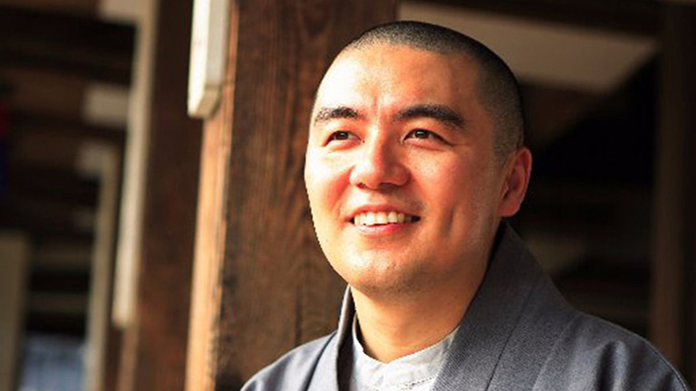 Twitteren okít boldogságból a buddhista szerzetes