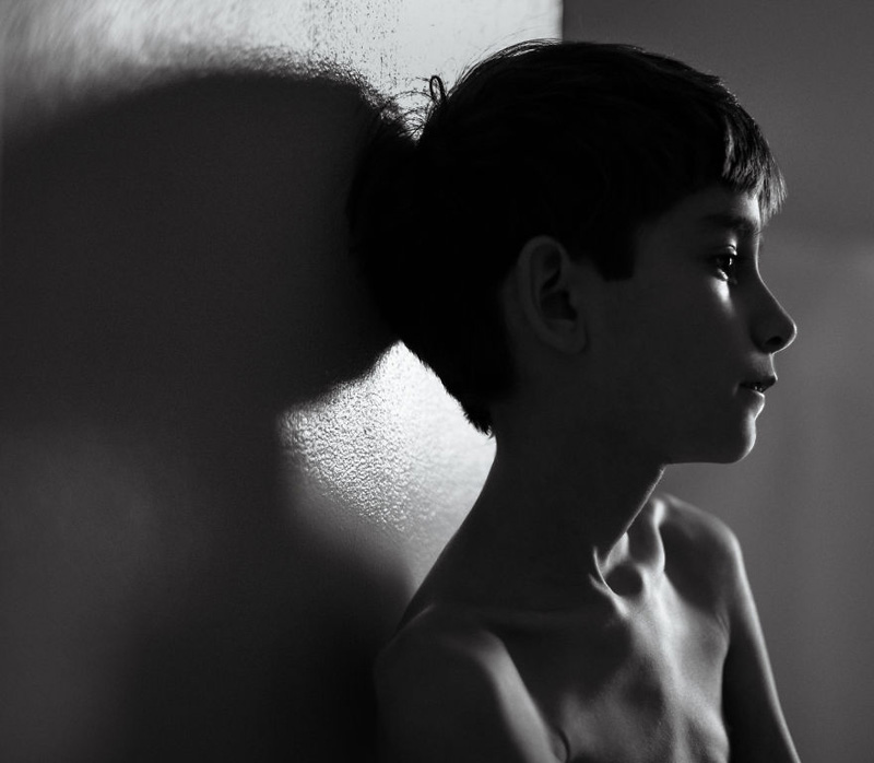 Csodálatos képeket készít autista fiáról a fotóművész anyuka