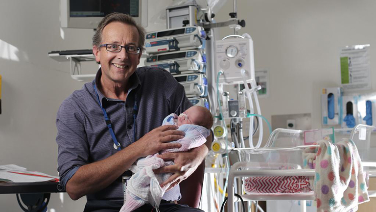 Világszerte segíthet a koraszülött babáknak a tasmániai találmány
