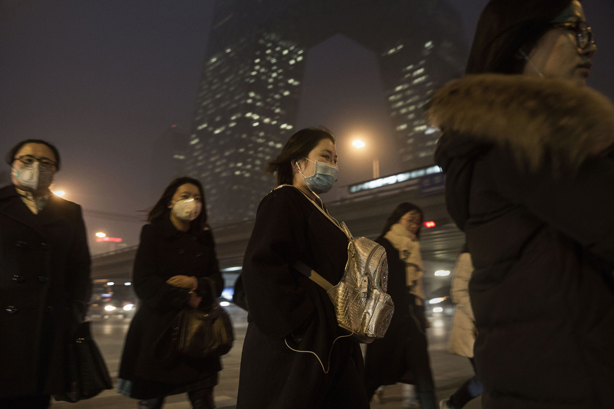 Peking: így metróznak és állnak sorban a óriásváros lakói