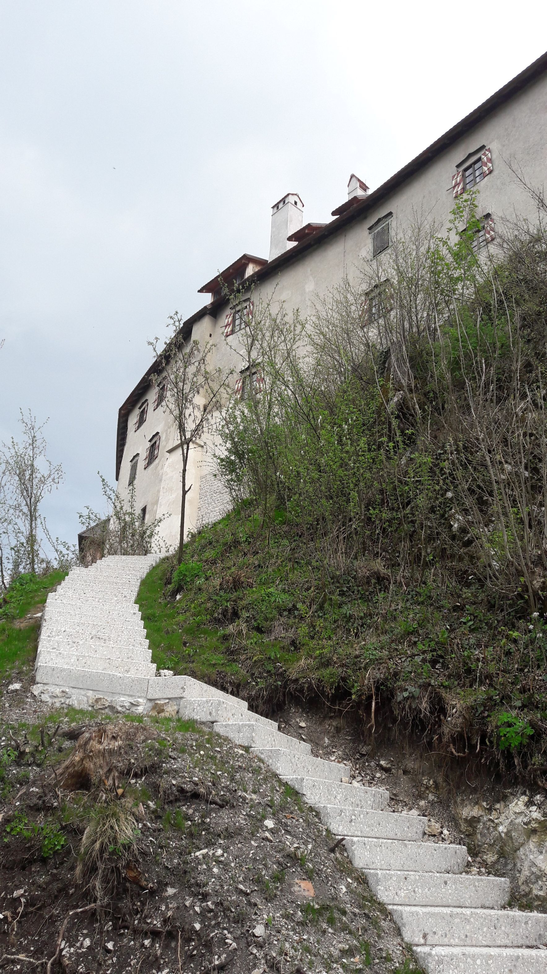 A Bledi-vár alulnézetből