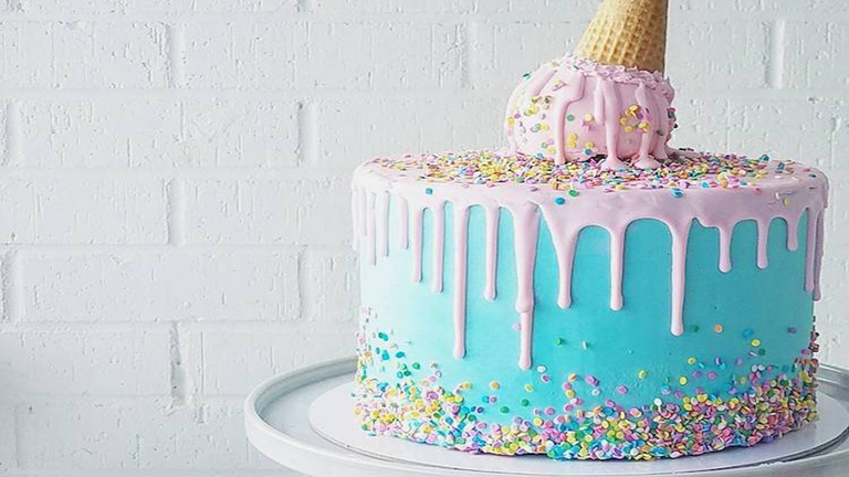 Ezek a gyönyörű torták túlcsordulnak az édes dekadenciától