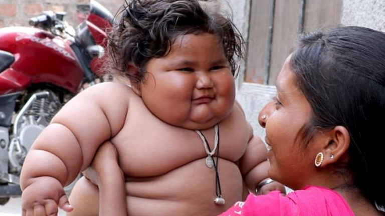 17 kilósra hízott a 8 hónapos kislány – szülei tehetetlenek