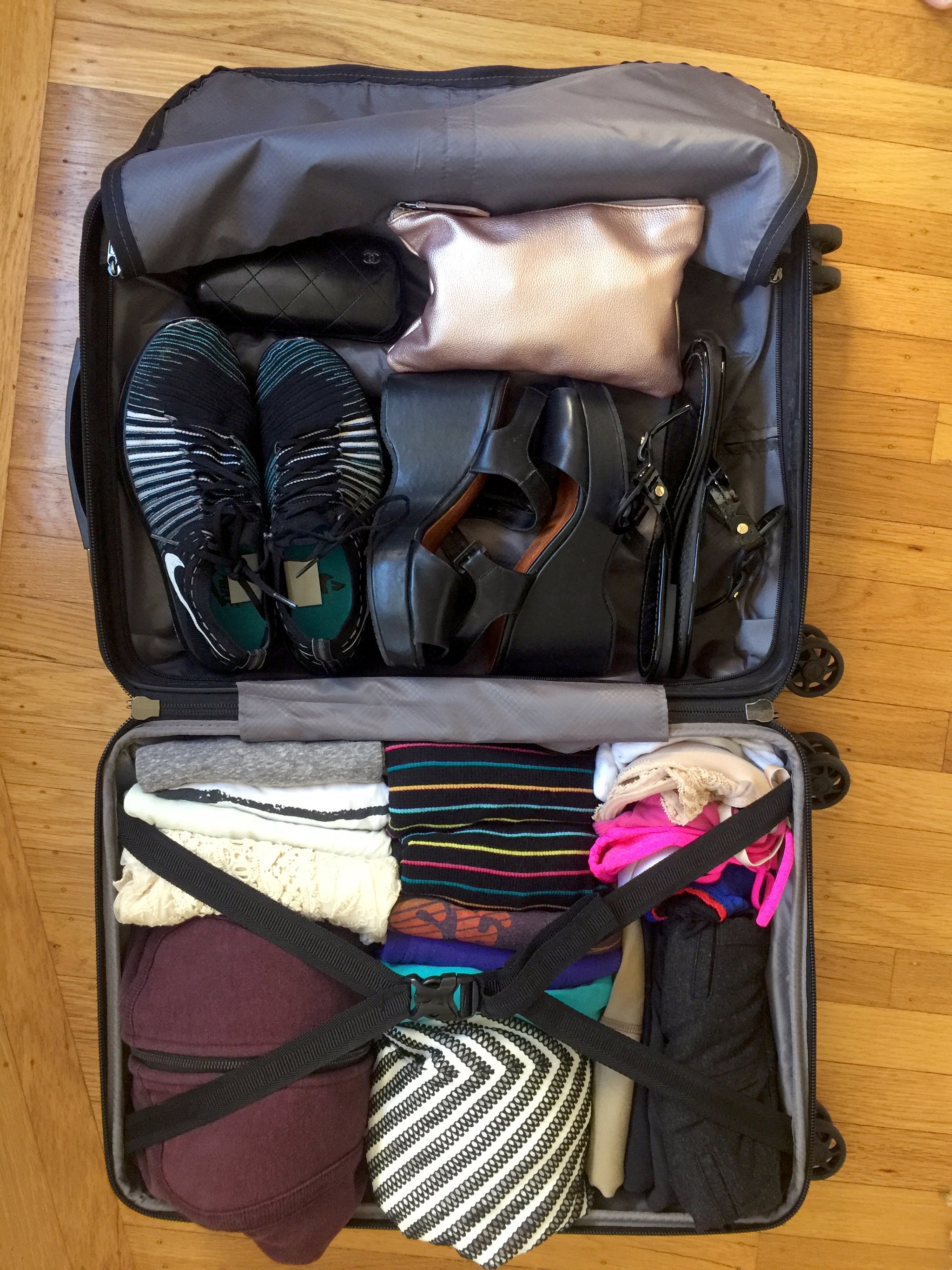 Így pakold be a bőröndöd praktikusan a Kondo-módszerrel