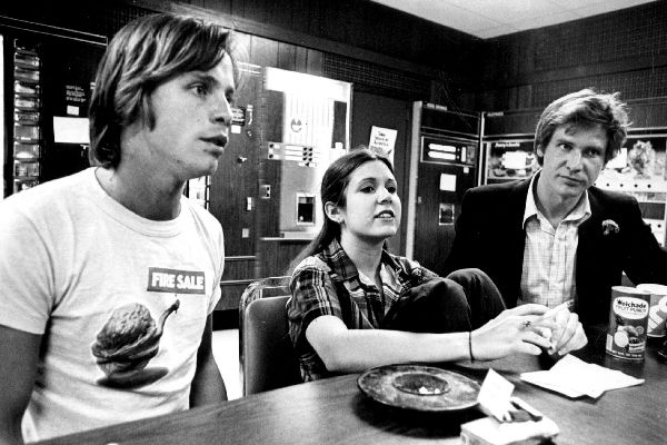 Mark Hamill, Carrie Fisher és Harrison Ford a Csillagok háborúja forgatásán