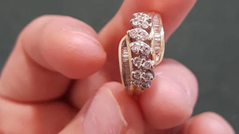 13 évvel később talált rá elveszett gyémántgyűrűjére