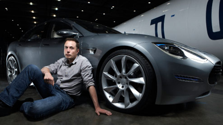 Elon Musk szerint már csak két év és alvás közben is vezethetünk