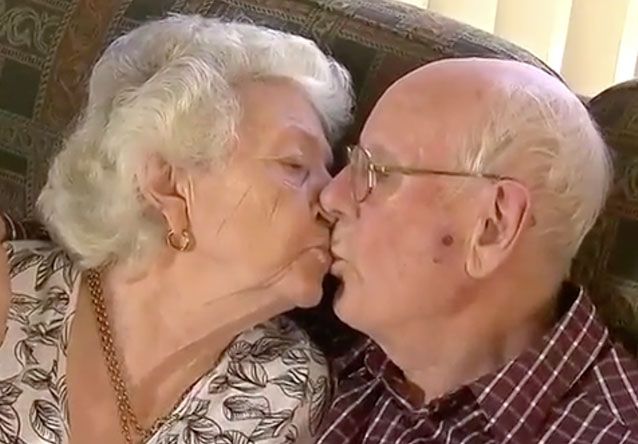 Az idős friss házaspár bizonyítja, hogy sosincs késő megtalálni a szerelmet