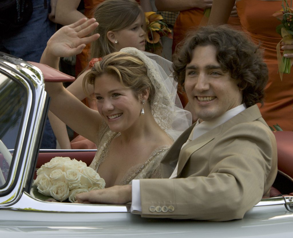 Az esküvői fotóin tényleg Disney-hercegnek néz ki a kanadai miniszterelnök
