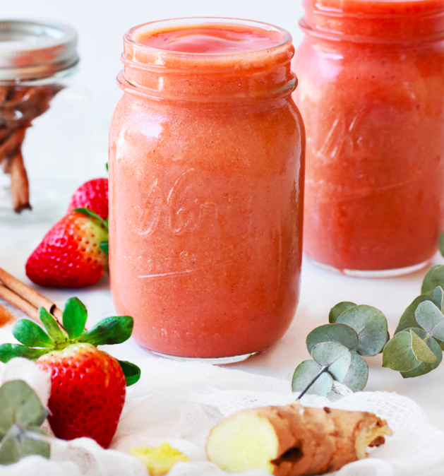 Készülj a bikiniszezonra egy zsírégető epres-mangós smoothieval!