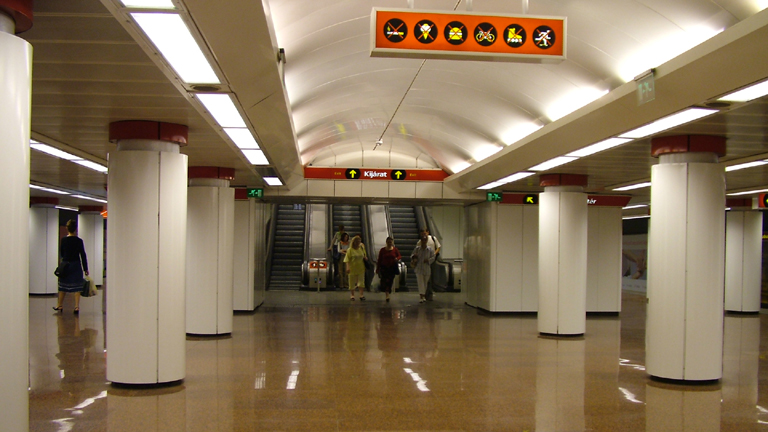 Közel a nap, amikor ismét megnyitják a Kossuth téri 2-es metró megállót