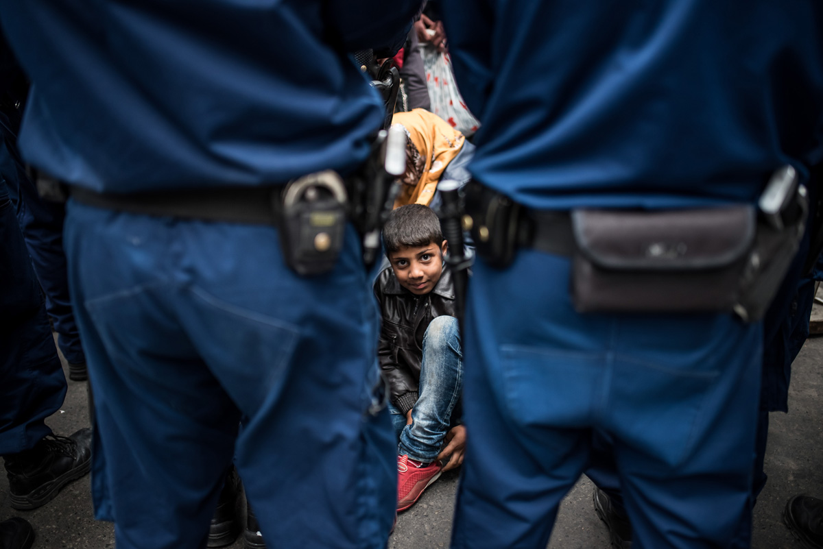 Tizenéves gyerekeket is őrizetbe vesznek a magyar hatóságok