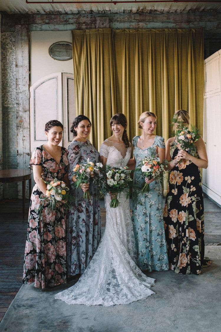 Virágba borultak a koszorúslányok az idei esküvői szezonban