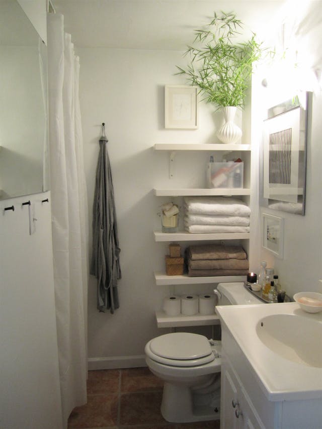 Nincs több kihasználatlan hely a fürdőszobában - 7 okos tárolási ötlet
