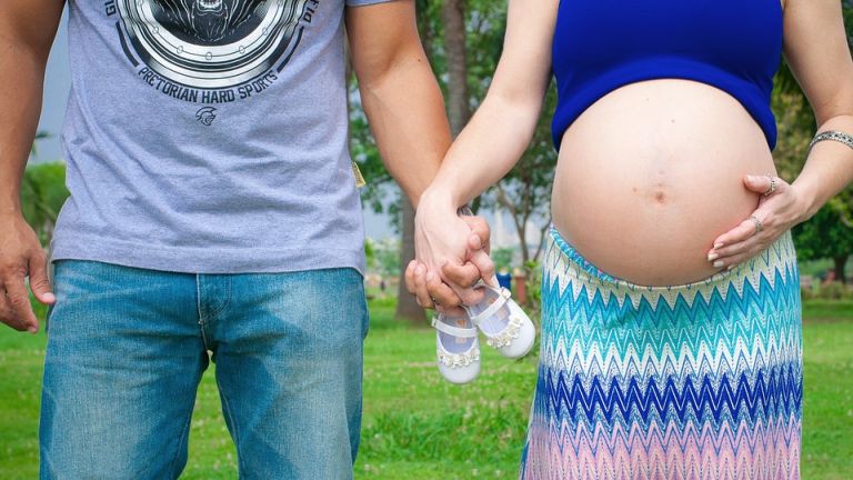 keresés a terhes nő kapcsolat singles sternberg