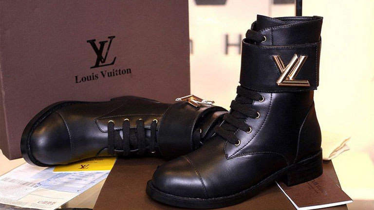 Kiderült: egy erdélyi gyárban készülnek a Louis Vuitton olasz cipői