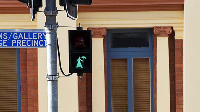 Mary Poppinsos jelzőlámpákkal tisztelegnek Ausztráliában