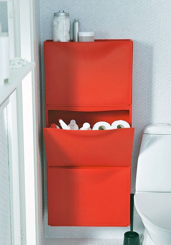 Így tárolhatod kulturáltan a WC-papírt, ha kicsi a fürdőszobád