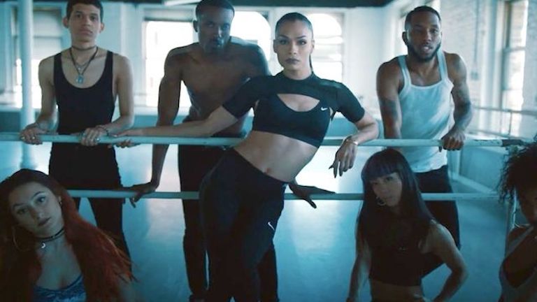 Transznemű modellel ünnepli a Pride-ot legújabb reklámjában a Nike