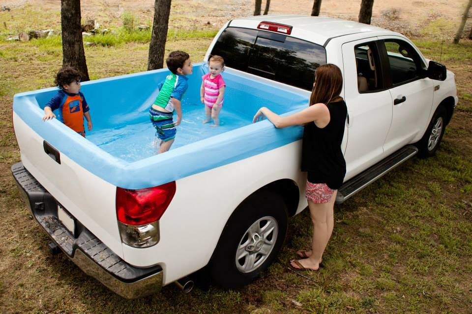 A pick-up medencében bárhol megmártózhat a család