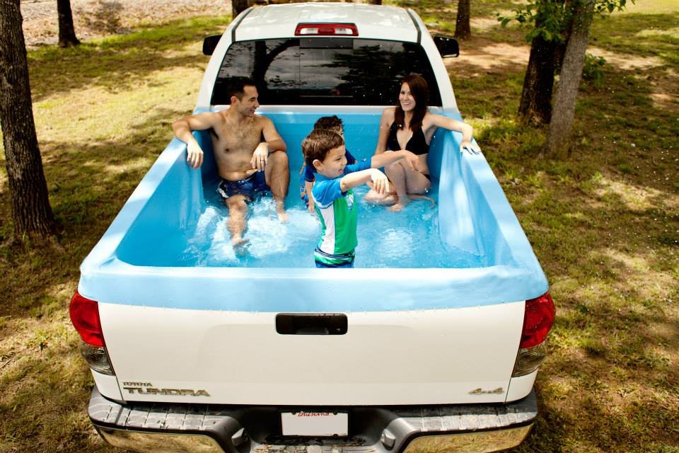 A pick-up medencében bárhol megmártózhat a család