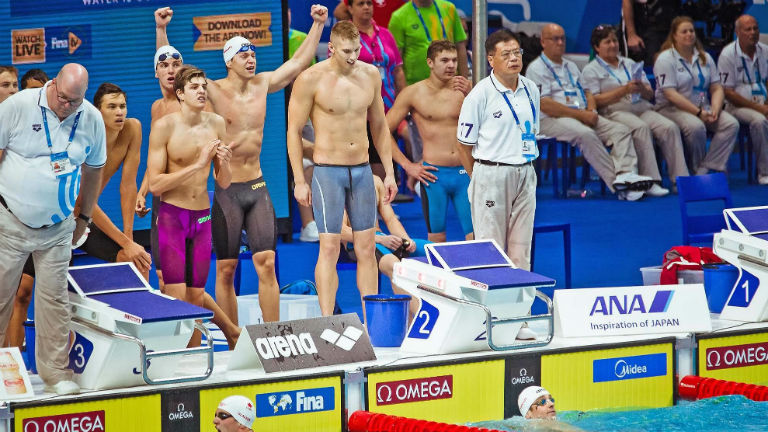 Vizes vb: hatalmas úszással döntős a férfi 4x100-as gyorsváltó