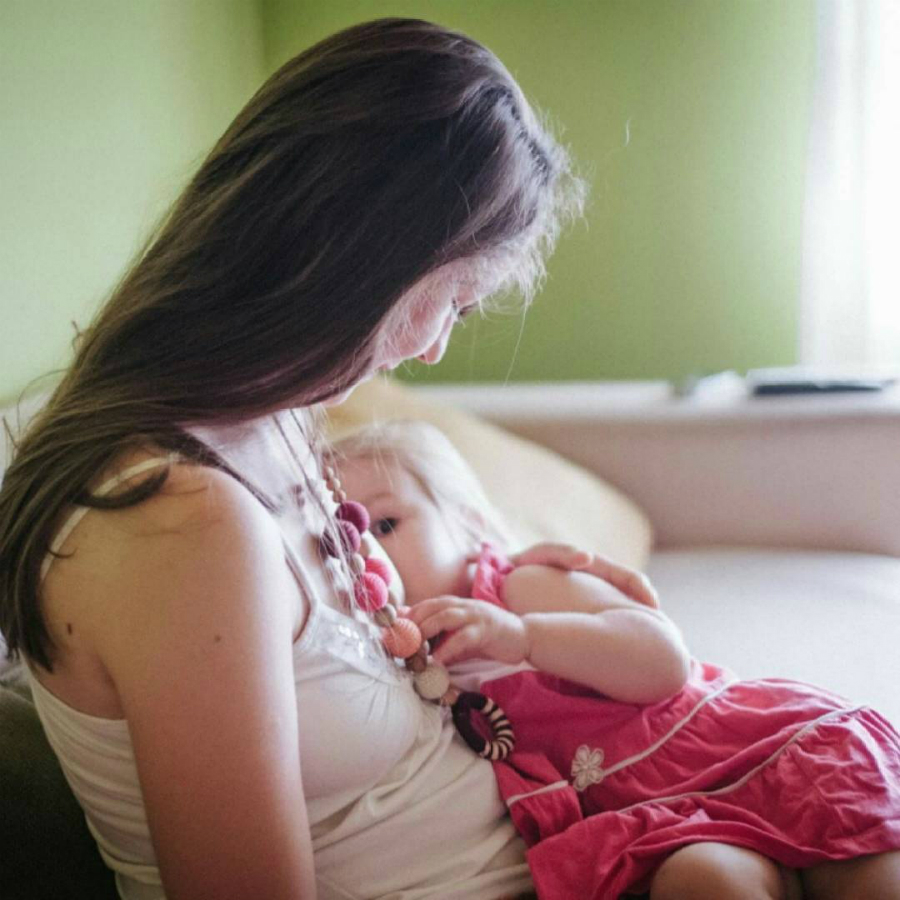 Hétköznapi édesanyák, akik büszkén mutatják meg magukat szoptatás közben