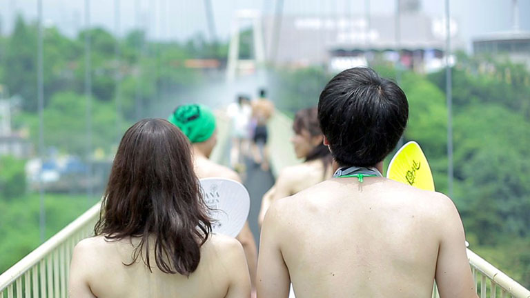 Fürdőzés közben hullámvasutazhatsz az új japán élményparkban