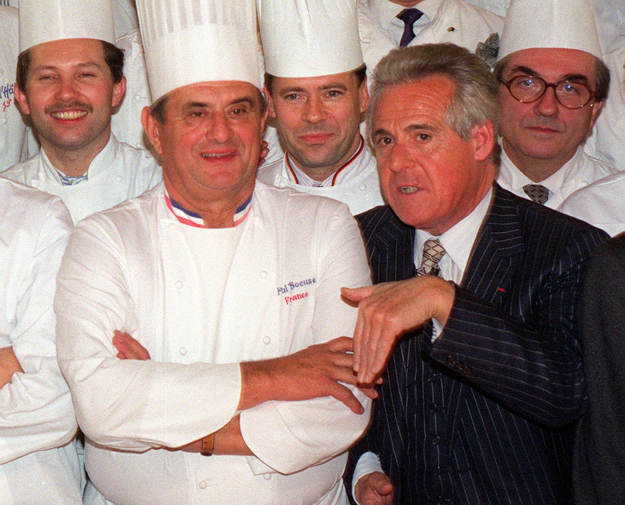 Christian Millau a 20. század legnagyobb szakácsikonjával, Paul Bocuse-zel.