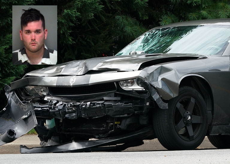 James Alex Fields Jr. (a kis képen) és az autója a merényletet követően (Fotó: Getty Images)