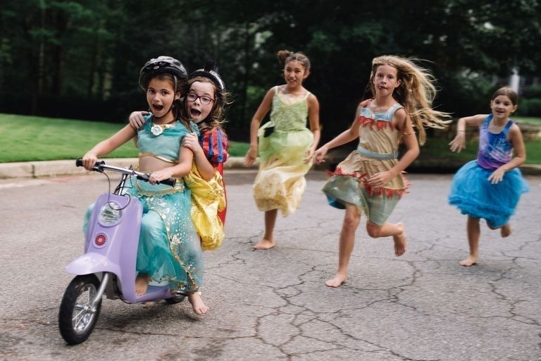 Szuper kampánnyal biztatja a kislányokat a Disney, hogy merjenek nagyot álmodni