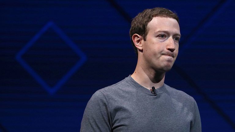 Mark Zuckerberg most még nyeregben van, de fel kell kötnie a hálózati kábelt... (Fotó: Getty Images)