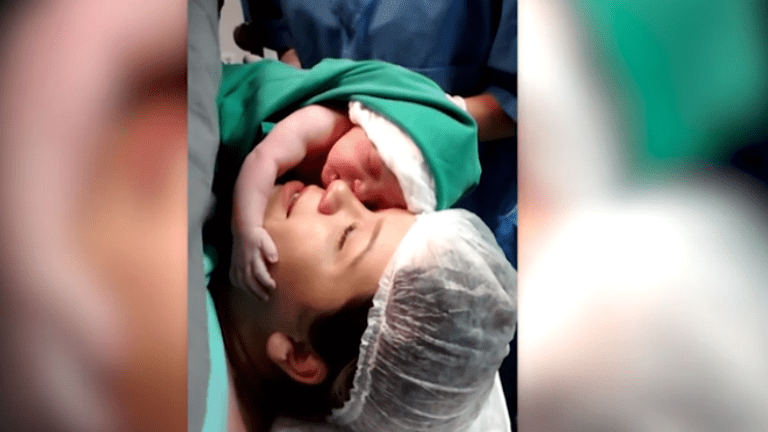 újszülött kórház megható