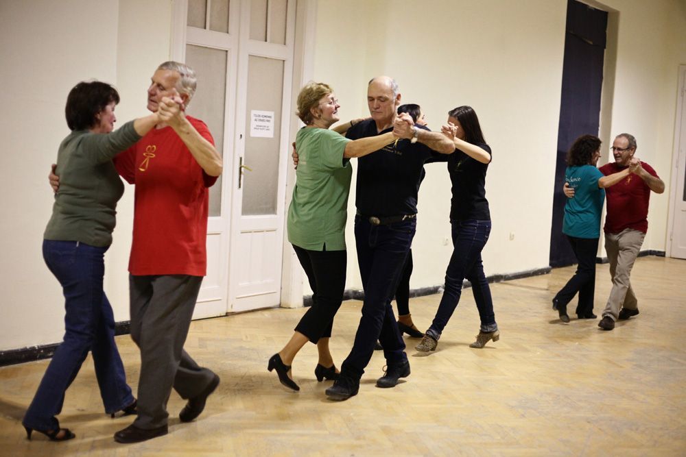 nyugdíjas öregkor tánc