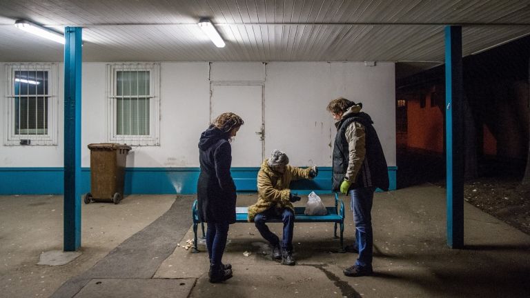 A Menhely Alapítvány segít a hajléktalanoknak (fotó: MTI / Balogh Zoltán)
