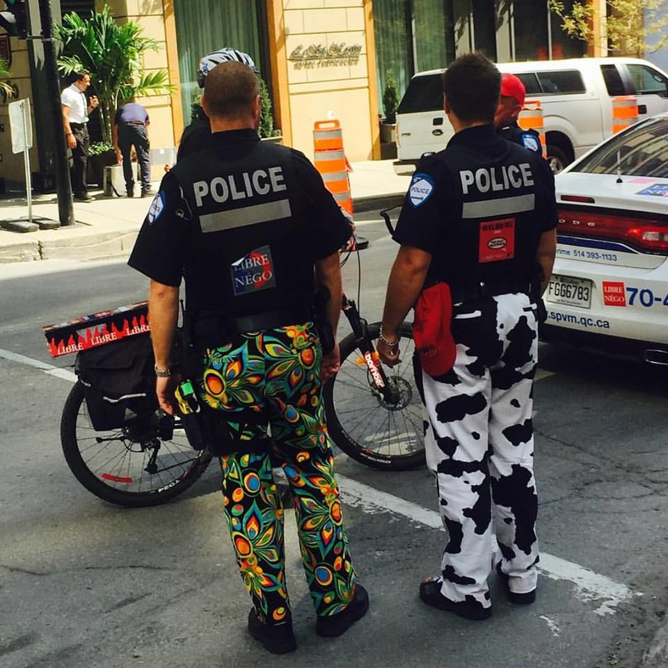 kanadai rendőrök nadrág