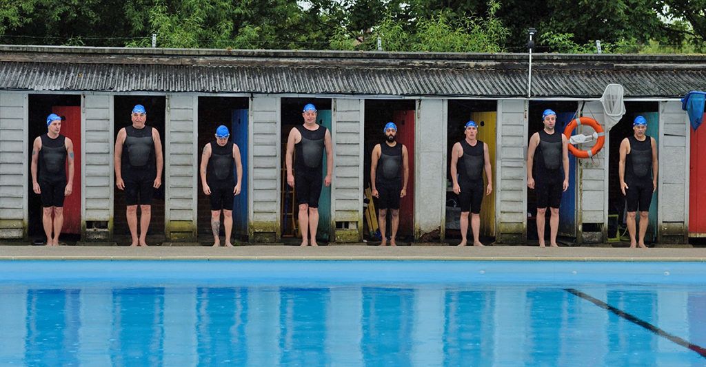 swimming-with-men kauzarasi panik szinkronuszas