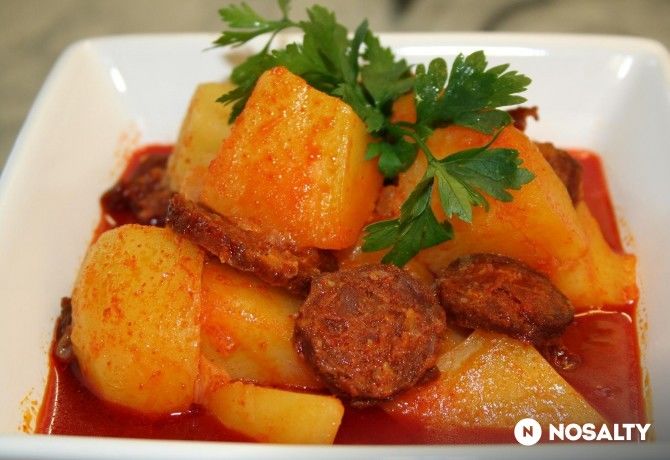 Paprikás krumpli kolbásszal - a receptet a Nosalty-n találod