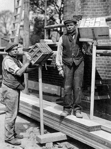 Albert Ebenezer Fox és Ebenezer Albert Fox itt épp a hagyományos értelemben vett munkaerőpiacon keresi a boldogulását (Fotó: Wikipedia)
