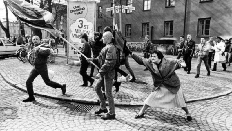 Hans Runesson ikonikus fotója Danuta Danielsson akciójáról (Fotó: Wikipedia)