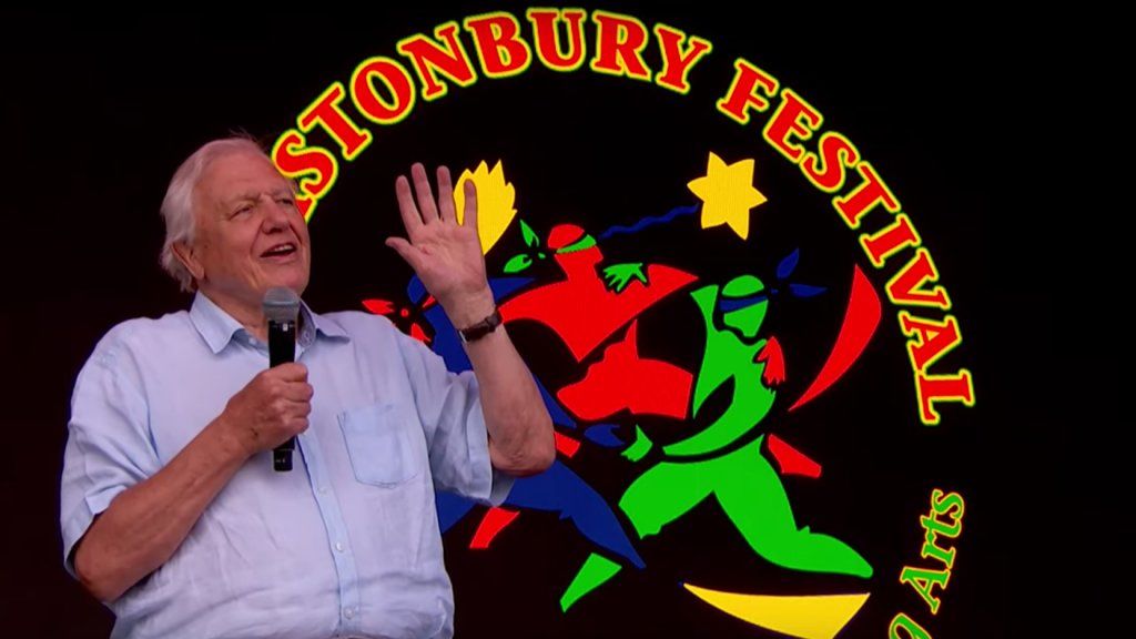 David Attenborough is fellépett a Glastonbury Fesztiválon (Forrás: YouTube/BBC Earth)