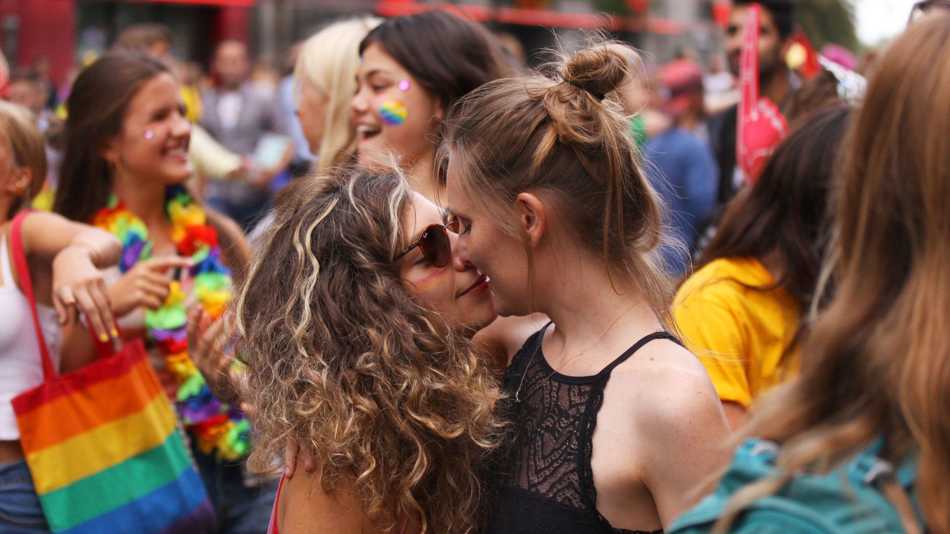 A szervezők szexuális orientációtól és nemi identitástól függetlenül mindenkit szeretettel várnak (Fotó: iStockphoto)