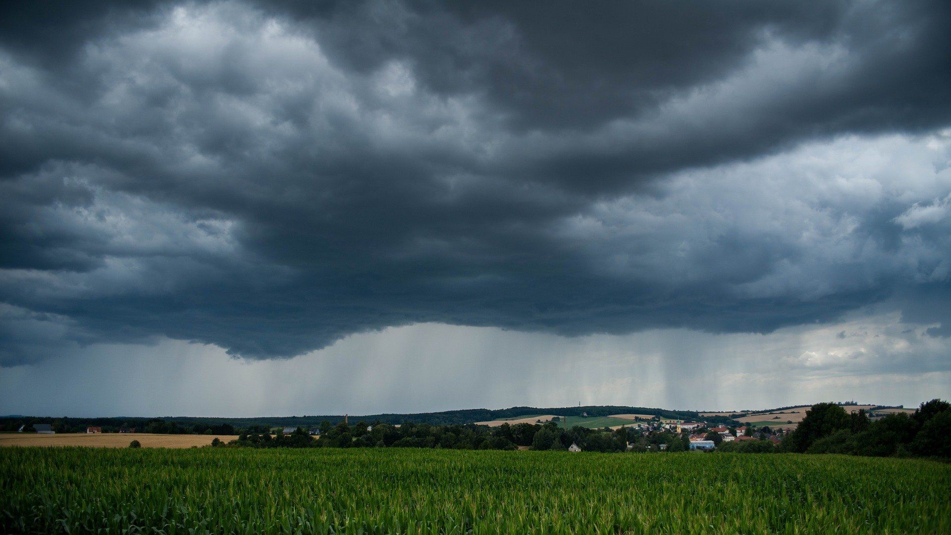 Viharos időjárás is várható szombaton (Fotó: Pixabay)