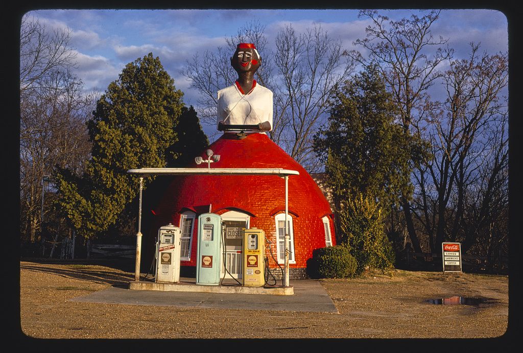 Mammy’s Cupboard benzinkút, Route 61, Natchez, Mississippi, 1979