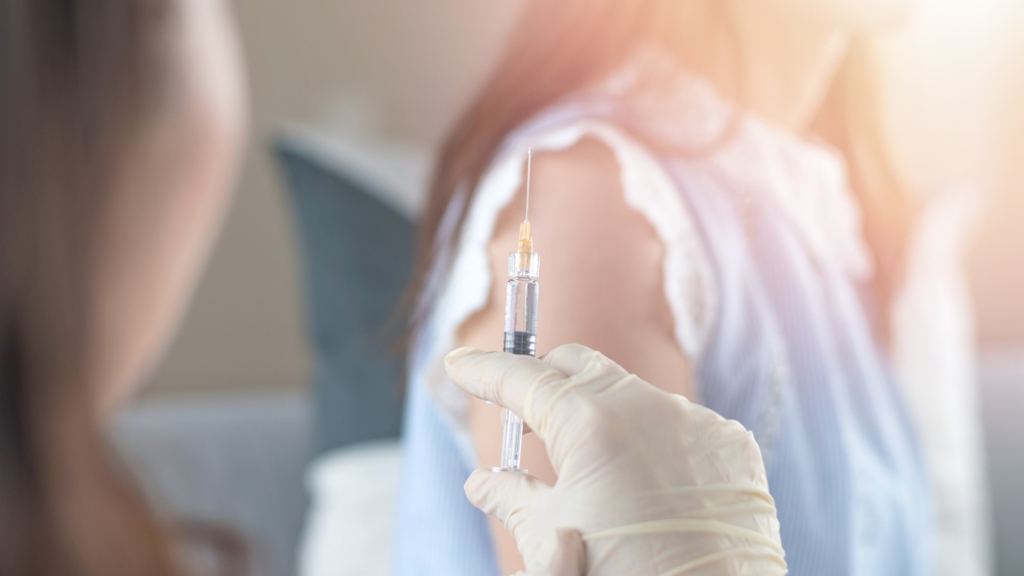 A HPV oltás korai petefészek kimerülést (menopauzát) okozhat?
